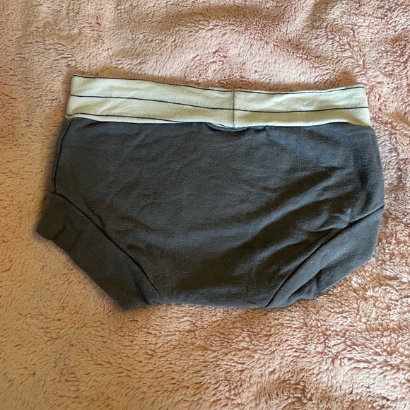 Today’s Modern Bebe shorts 6-12 months - Picture 2 of 3